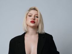 Sinem Akdeniz magazin Dünyasının radarında