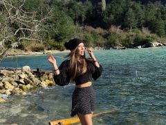 Şarkıcı Özge Tarakçı tatilde!